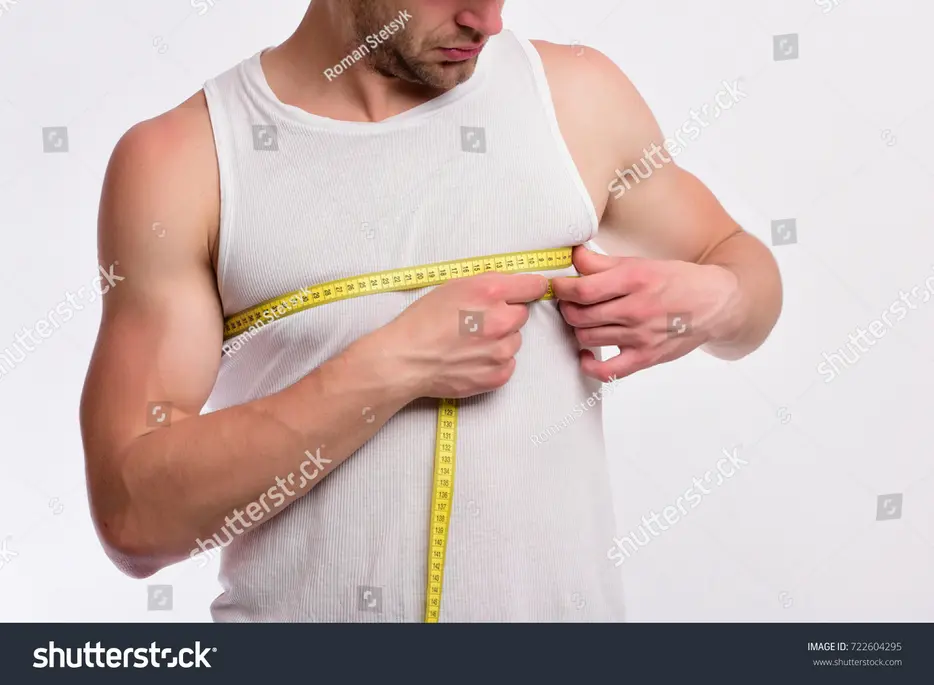 Sử dụng thước dây để lấy số đo vòng một chính xác