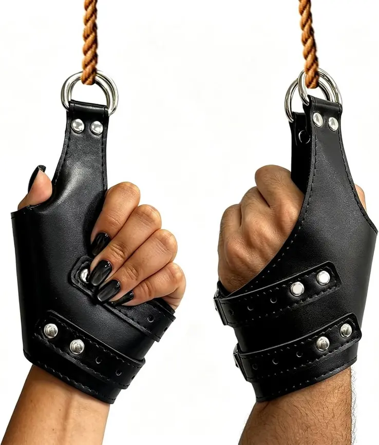 Tìm hiểu BDSM cho người mới với còng tay da sang trọng