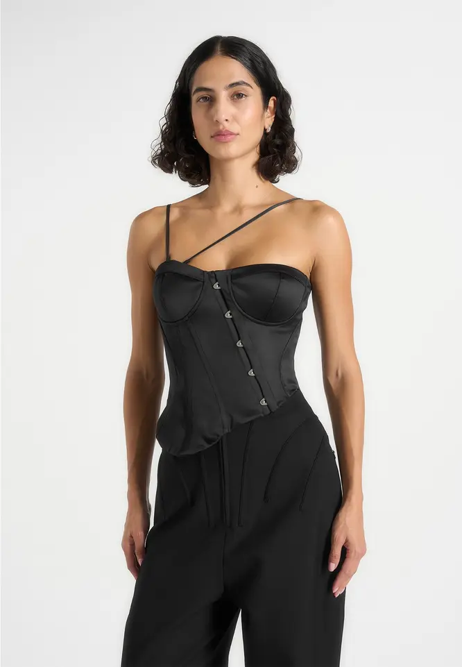 Chọn corset phù hợp với vóc dáng người mới